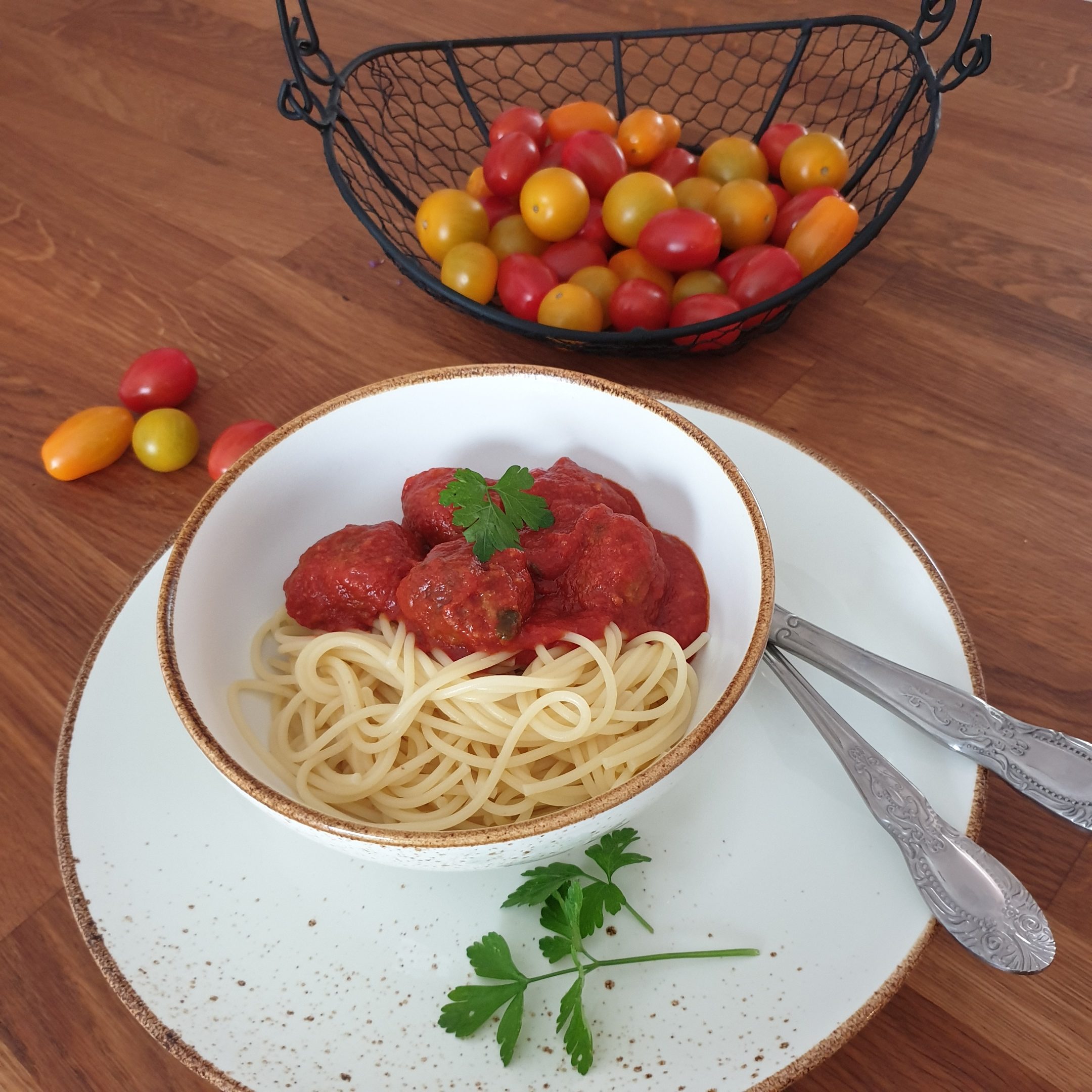 Spaghetti mit Hackbällchen in Tomatensoße – Sylkes Liebelei